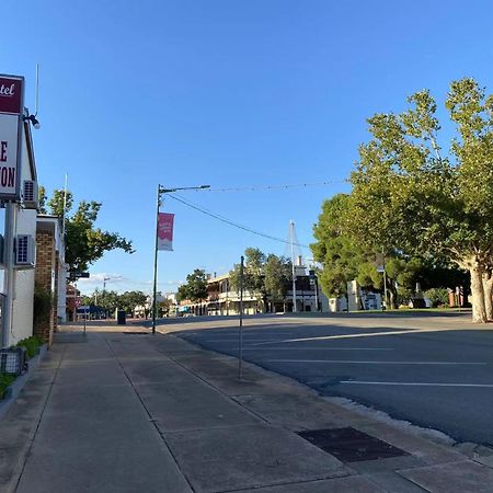 Gateway Motor Inn Narrandera Exterior photo