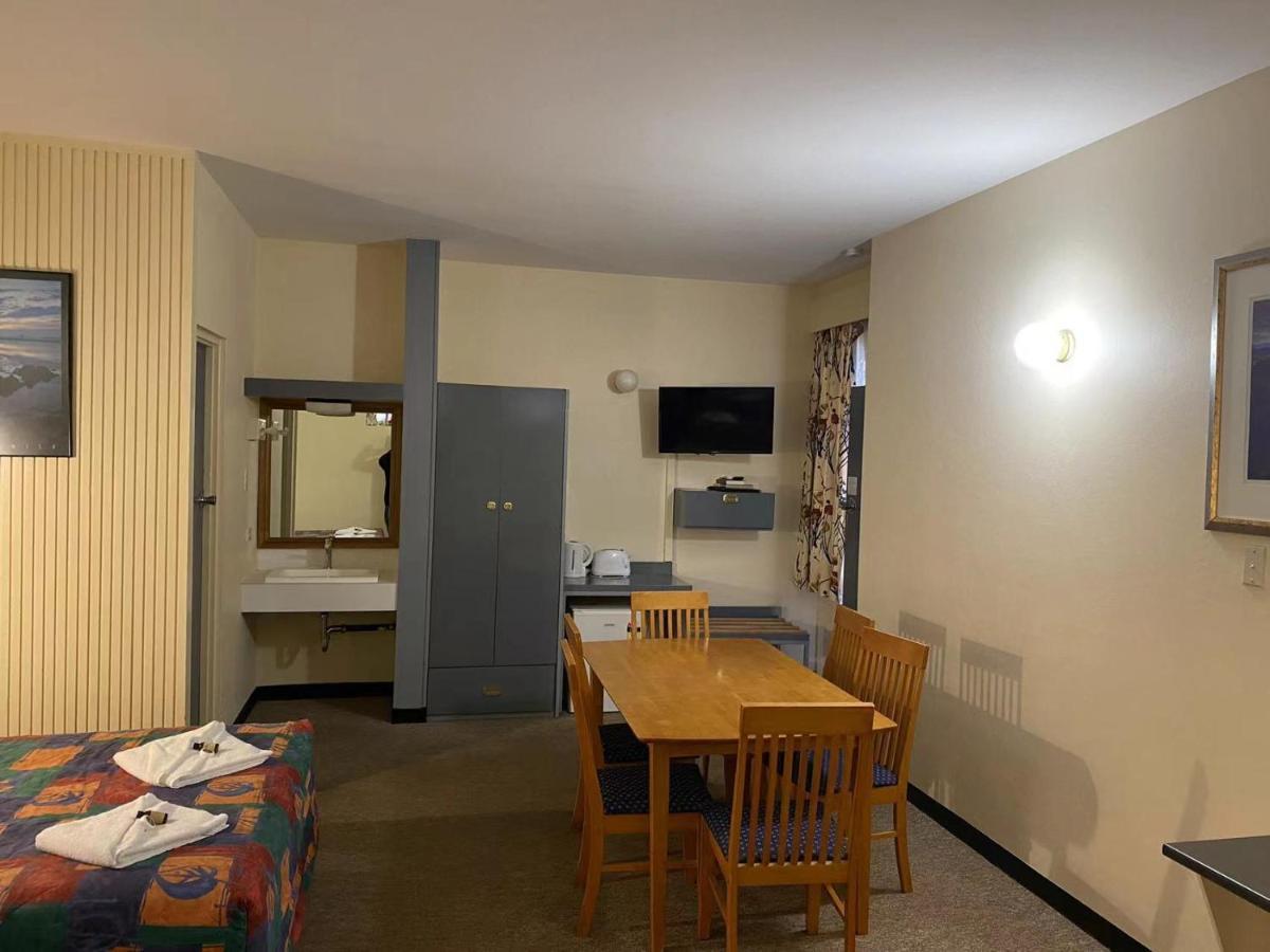 Gateway Motor Inn Narrandera Exterior photo