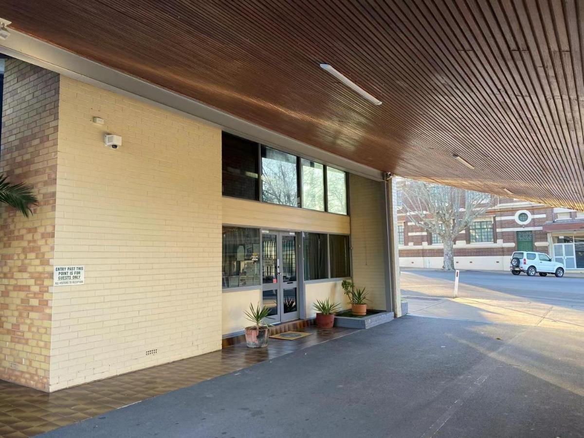 Gateway Motor Inn Narrandera Exterior photo