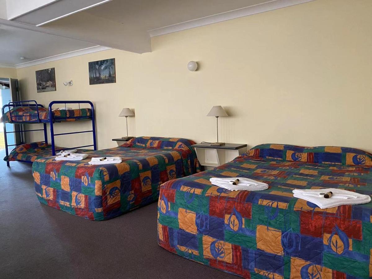 Gateway Motor Inn Narrandera Exterior photo